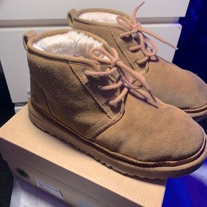 Nuemel Uggs Size 8 Womens